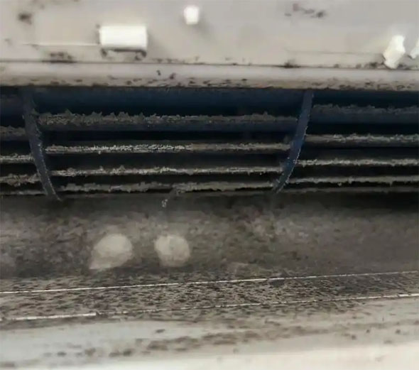 化德空调吹的风有股烧焦味是怎么回事